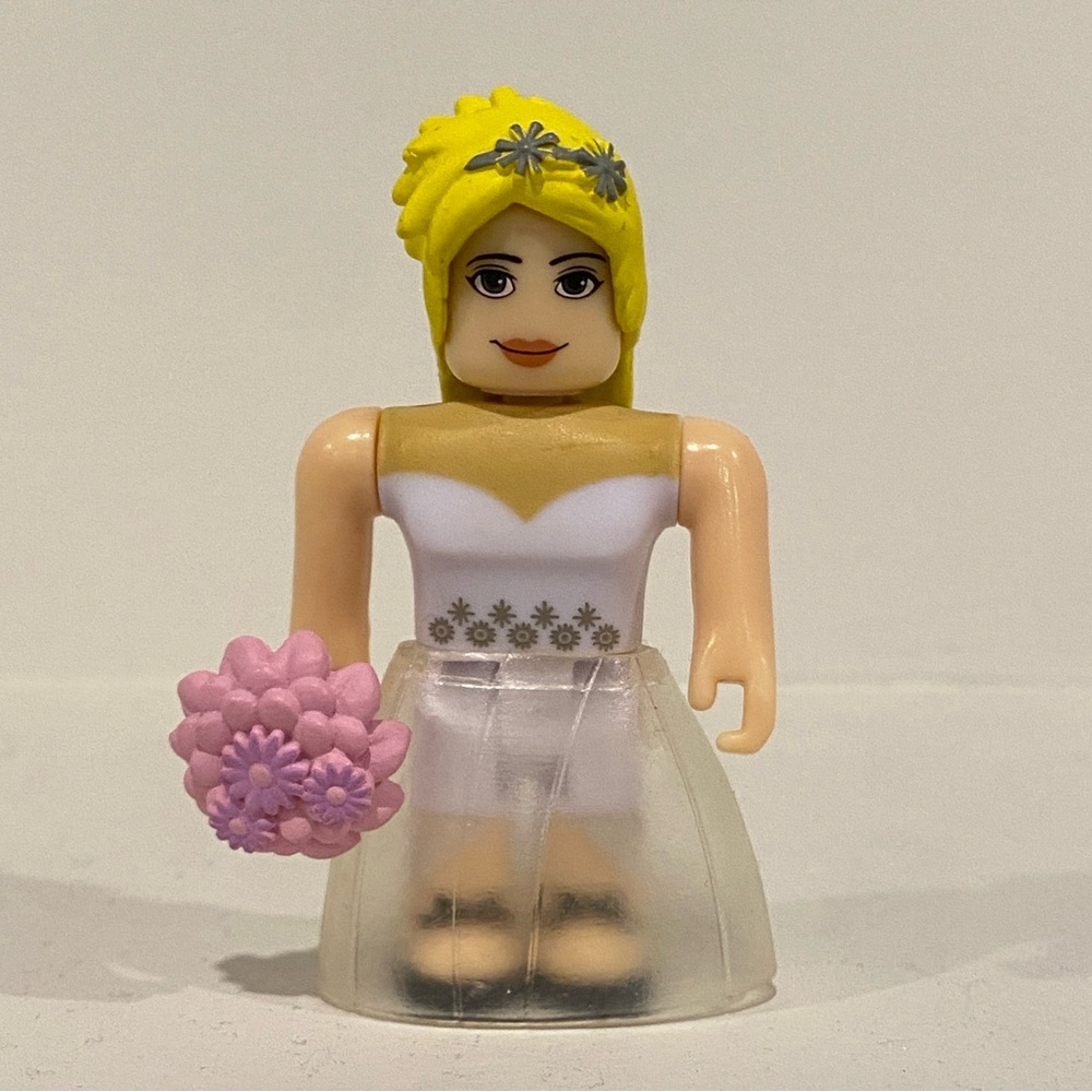 Roblox Bride Figure         boys toy toys action figures kids wedding